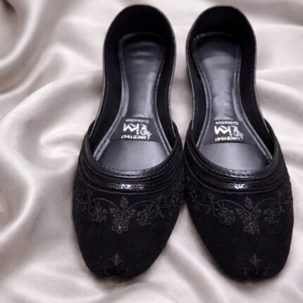 Handmade black Embroidery Khussa